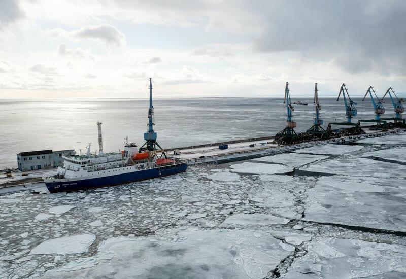 Утечку метана обнаружили на судне в порту Сахалина