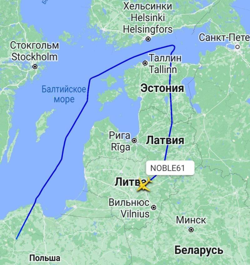 Американский стратегический бомбардировщик B-52H Stratofortress отработал нанесение ракетного удара по Санкт-Петербургу