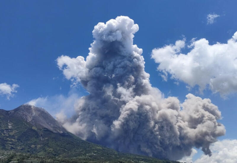 Продолжается извержение вулкана Мерапи в Индонезии