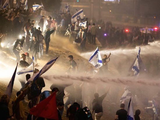 «Никогда не было так страшно»: русскоязычные релоканты в панике из-за протестов в Израиле