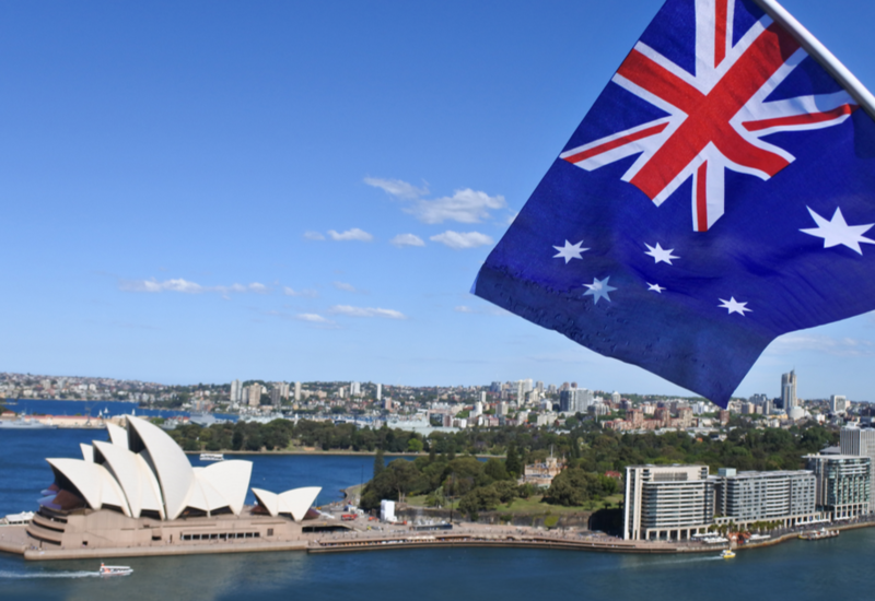 Австралия приняла закон, обязывающий крупные компании сократить выбросы к 2030 году