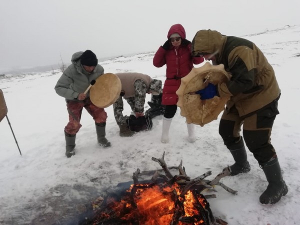 Колымские шаманы провели обряд очищения России от коронавируса