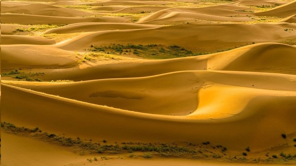 Загадочные озёра пустыни Бадын-Джаран