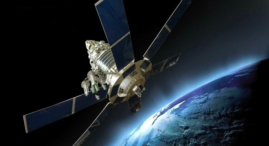 23 апреля 1965 года на околоземную орбиту был выведен спутник связи «Молния-1».