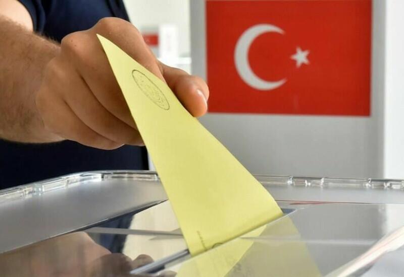 В Турции около 50 тыс молодых людей, не имевших права голоса в первом туре, проголосовали во втором туре выборов