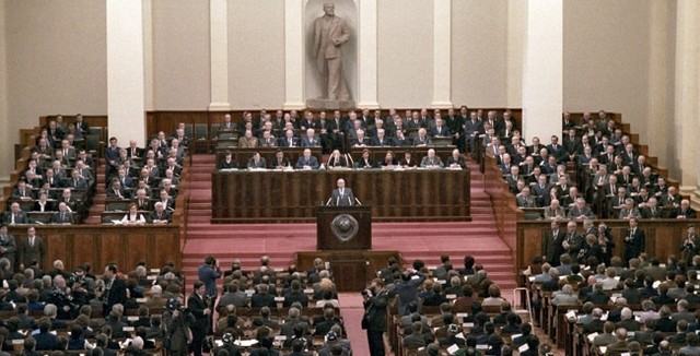 2 апреля 1990 г. в СССР был принят закон, который на следующий год нарушат те, кто его принимал