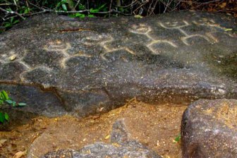 В затерянном доиспанском городе в Мексике обнаружены петроглифы, схожие с культурой Наска