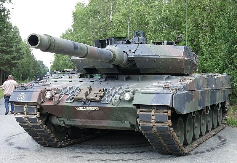 Швейцария одобрила продажу 25 танков Leopard 2 Германии