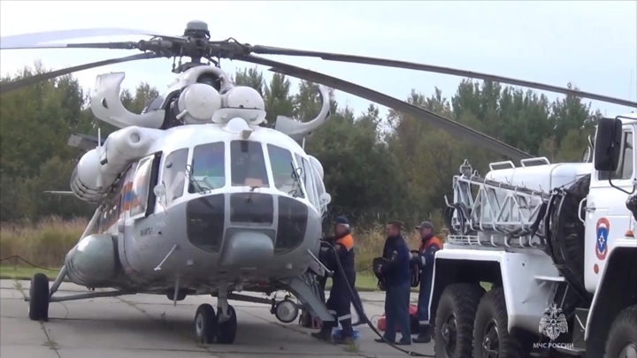 Ми-8 отправили на поиски пропавших на реке Тугур людей