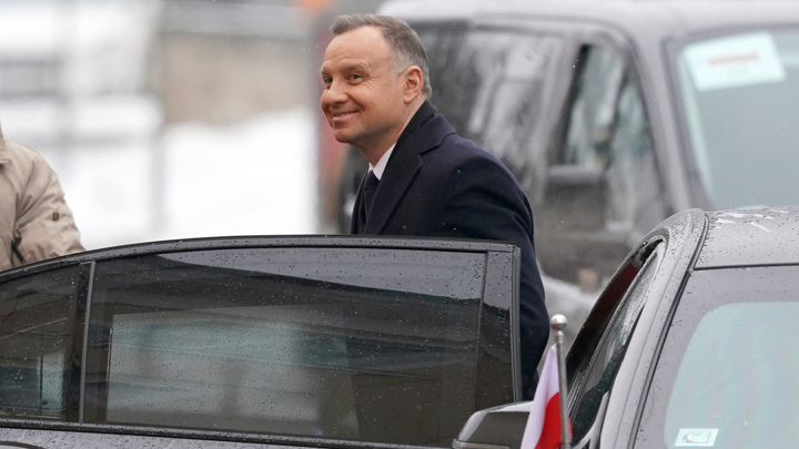 В Польше выяснили, что маячок в машину президента поставили на Украине