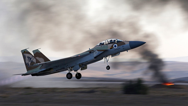 Израильская авиация атаковала приграничные территории Ливана