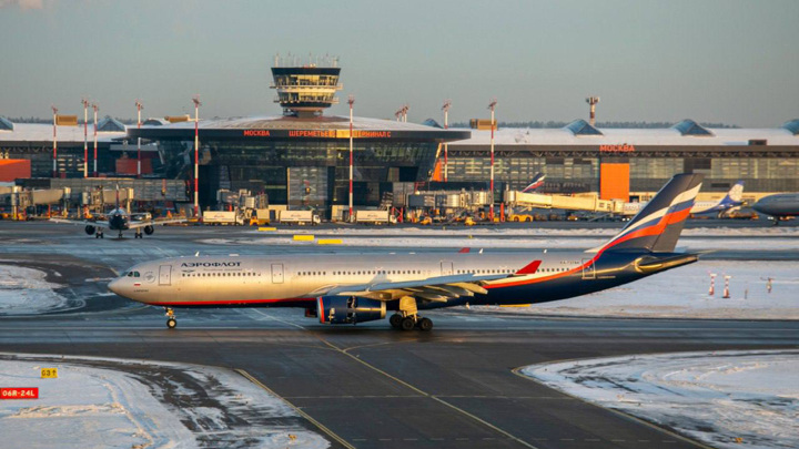Рейсы на вылет и прилет задерживают в московских аэропортах