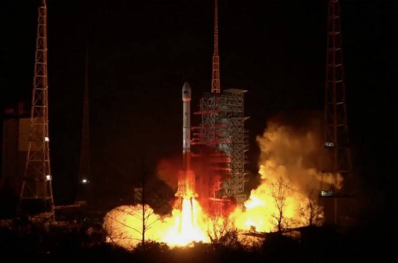 Китайская ракета-носитель Чанчжэн-3B потерпела аварию после старта