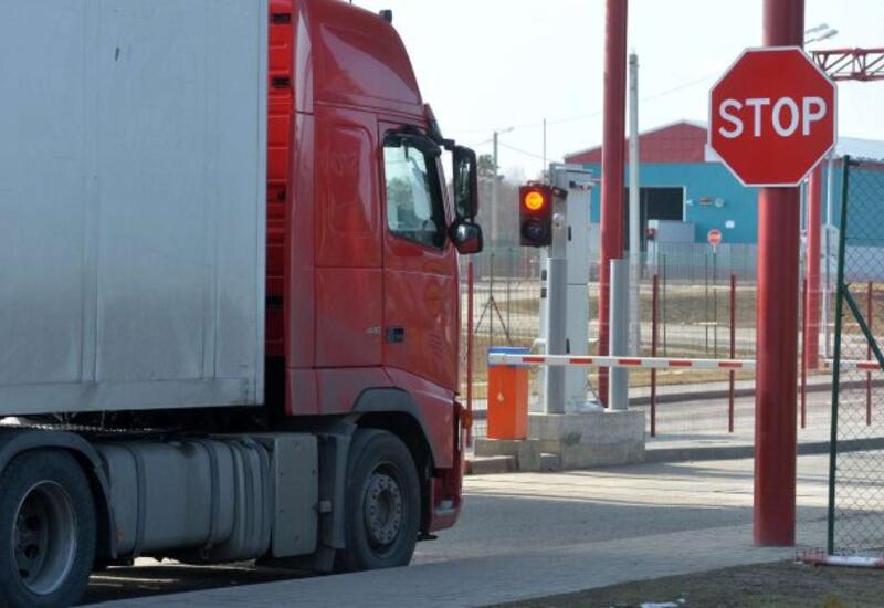 В Польше намерены начать проверки грузовиков с Украины, следующих в Литву