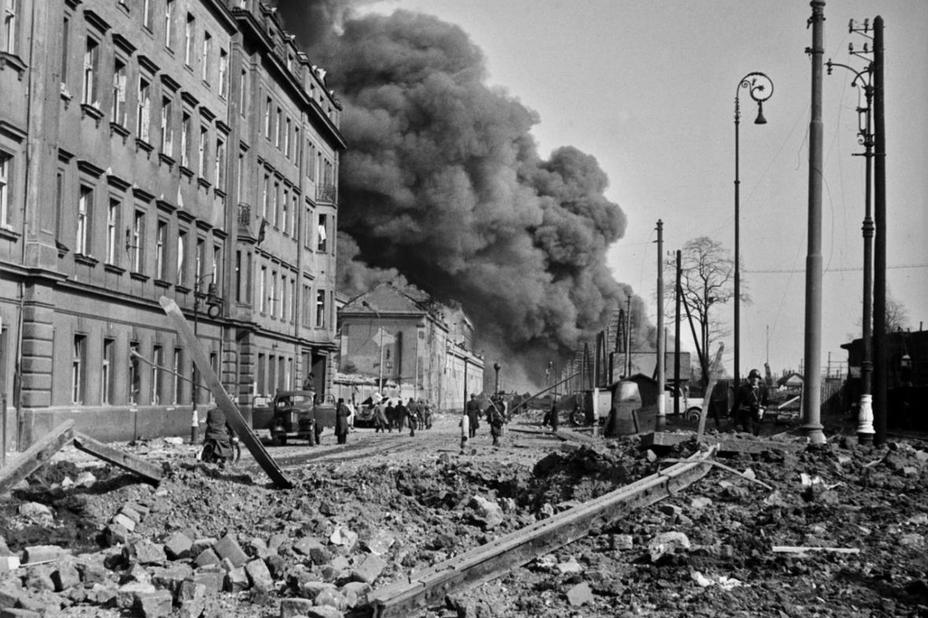 79 лет назад самолеты США случайно (или нет) разбомбили Прагу