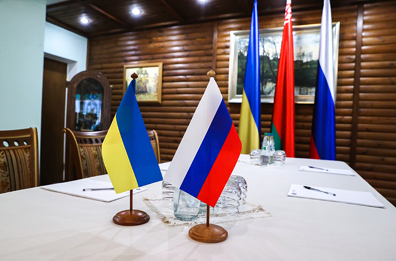Американское издание опубликовало условия мирного соглашения Украины с Россией, которое так и не было подписано в апреле 2022 года