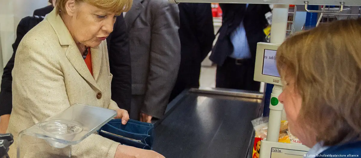 Экс-канцлера Меркель обокрали в магазине...несмотря на личную охрану