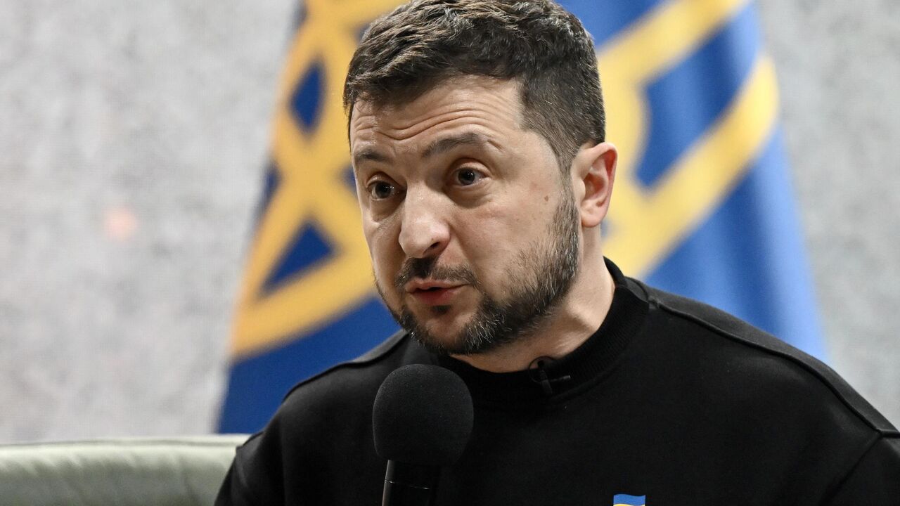 Зеленский потребовал принять Украину в Евросоюз не позже июня текущего года