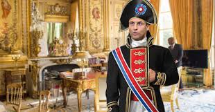 Французы посоветовали Макрону не становиться Наполеоном