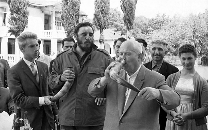 8 мая 1960 года СССР восстановил дипломатические отношения с Кубой