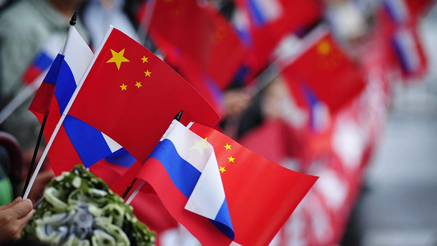 Китай пообещал защитить свои компании от санкций США из-за связей с РФ