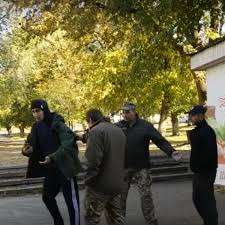 В Днепропетровске разрушили мемориал защитникам Севастополя. Усиливается  борьба с уклонистами