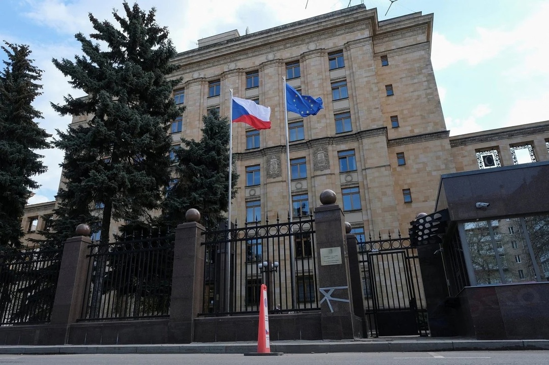 МИД Чехии вызвал посла РФ из-за удара по больнице в Киеве