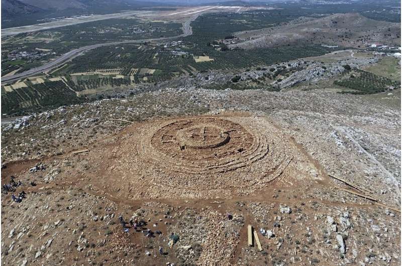 Обнаружение артефакта минойской цивилизации задерживает строительство аэропорта на Крите