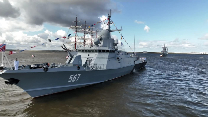 Флот РФ проводит тренировки со стрельбой на внешнем рейде Севастопольской бухты