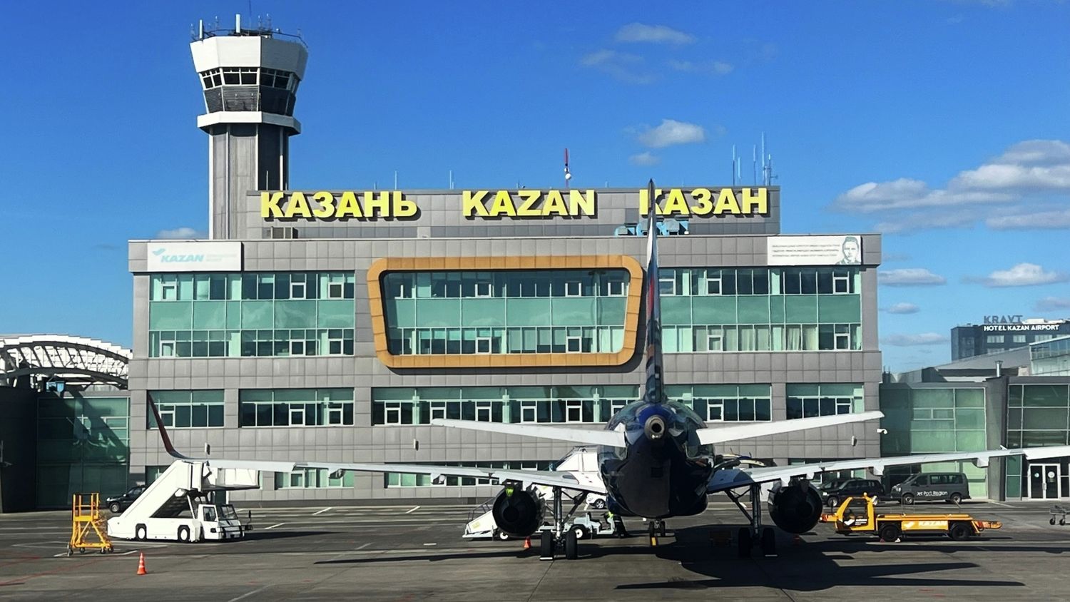 Аэропорты Казани и Нижнекамска закрыты по соображениям безопасности