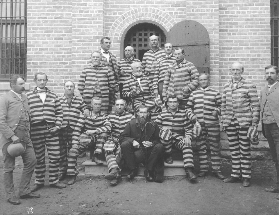 Заключённые, осуждённые за многожёнство, 1887 год.