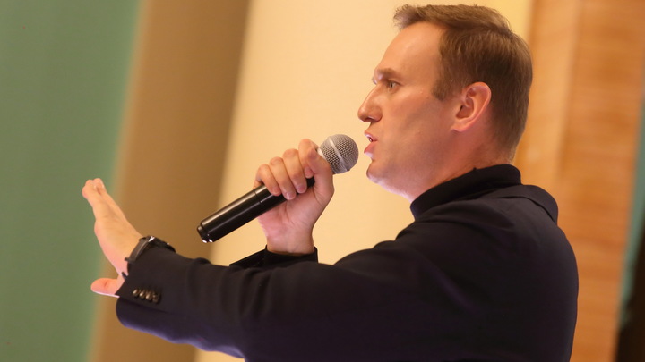 "Да завтра все за Навального будут": Как неумелые шаги ведут Россию в пропасть, рассказал Ян Арт