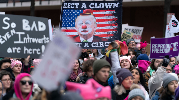 В Вашингтоне тысячи демонстрантов вышли на протест против Трампа