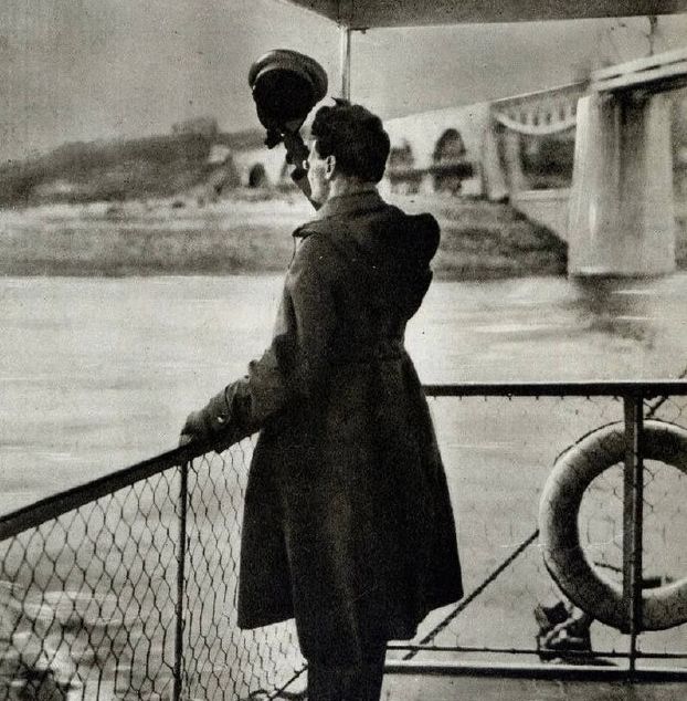 Лев Троцкий прощается с Россией. Одесса, 1929 г.