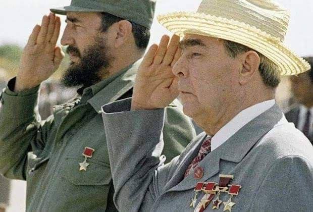 23 мая 1963 года Фиделю Кастро было присвоено звание Героя Советского Союза.