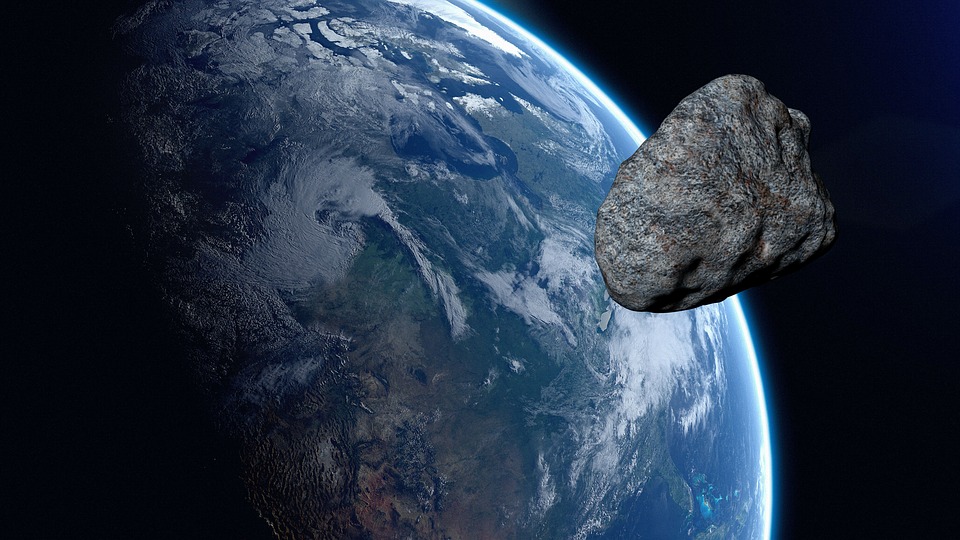 Земля проходит через облако из пяти крупных астероидов