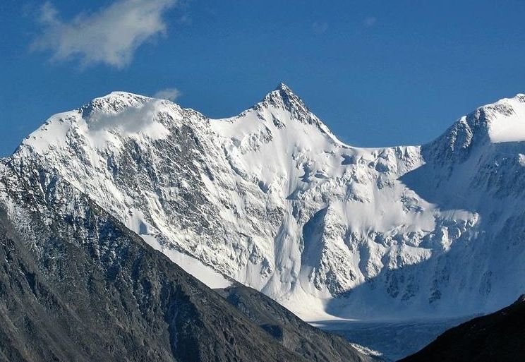 Гора Белуха - трехглавая священная гора Горного Алтая