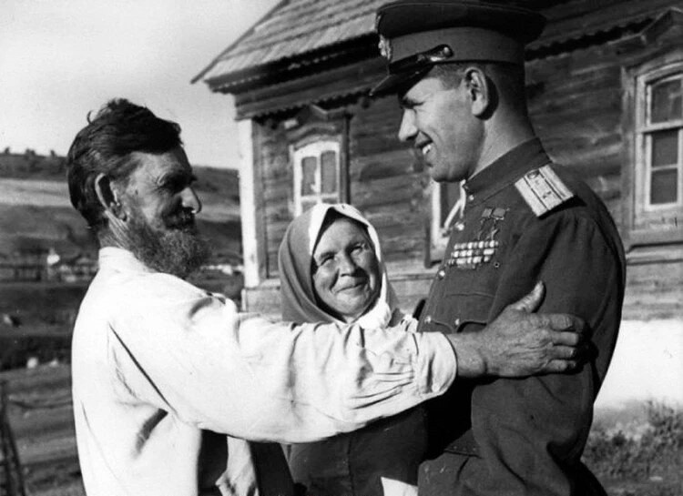 Николай Михайлович Скоморохов, вернувшийся с войны. Фотограф неизвестен