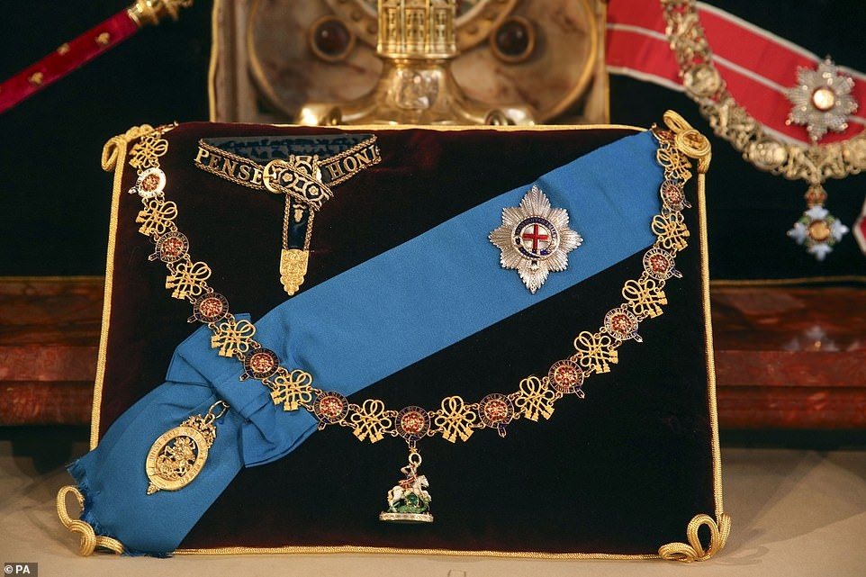 Орден Подвязки (все-таки странные люди эти англичане...).