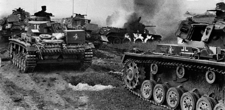 14 июня 1941 года произошли три взаимосвязанных события.