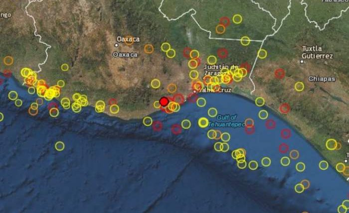 Чудовищное сильное землетрясение силой 7,4 балла по шкале Рихтера, произошло в Мексике.