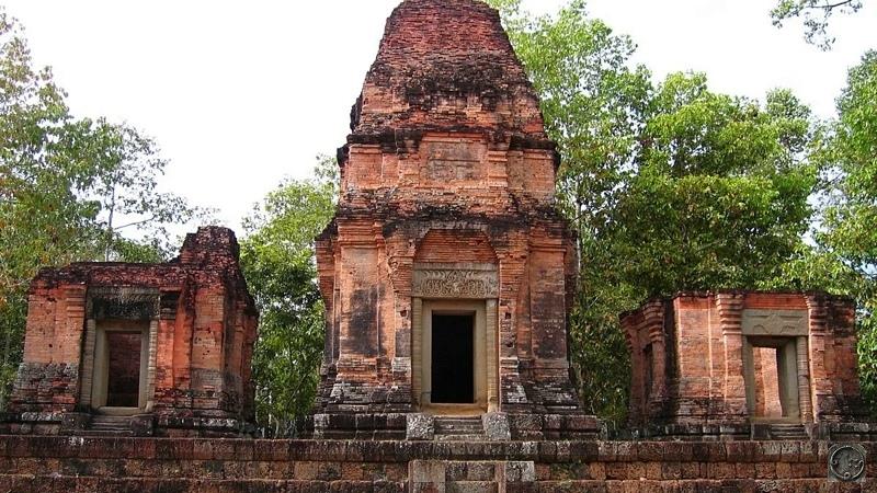 Тайны древнего кхмерского барая.