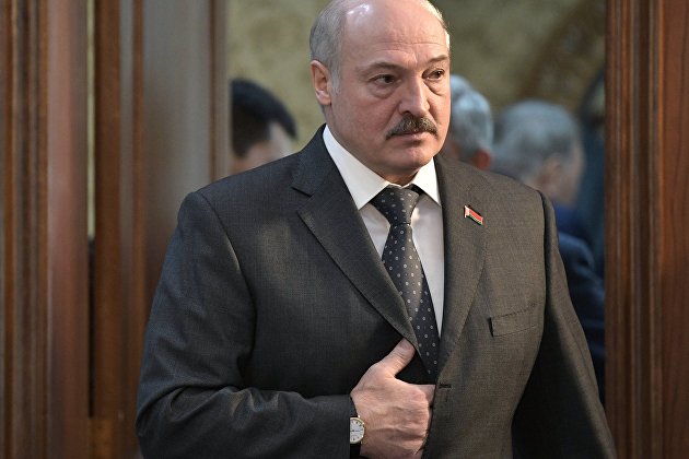 3% или 76%: как относятся к Лукашенко в Белоруссии и за её пределами