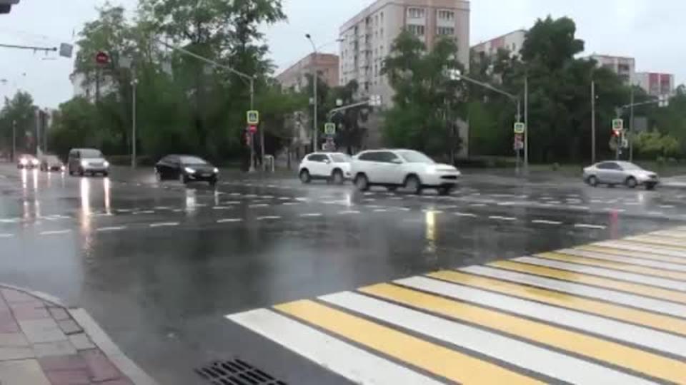 Непогода обрушилась на Россию