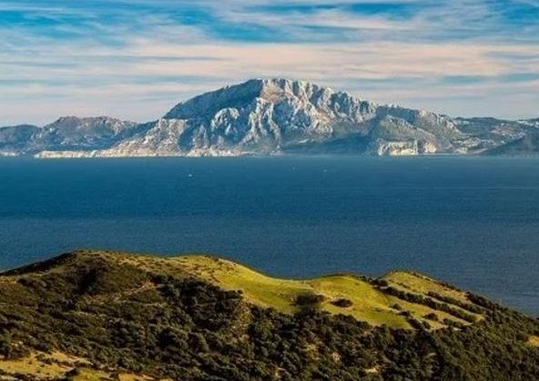 Средиземное море и Атлантида: почему ученые ищут легендарный остров между Критом и Африкой