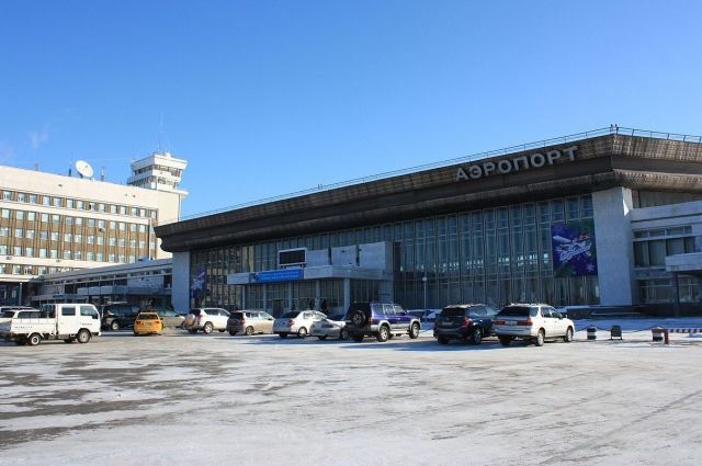 В хабаровском аэропорту из-за ложной угрозы взрыва задержали четыре рейса