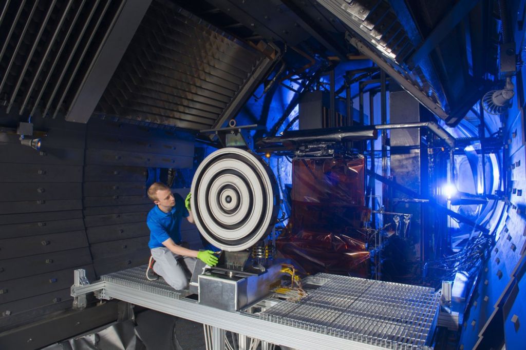 НАСА успешно испытало ионный двигатель