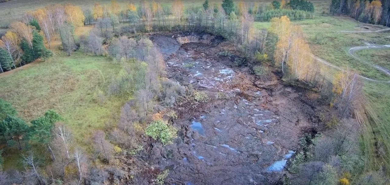 Озеро во Владимирской области «утонуло» в земле вместе с рыбой
