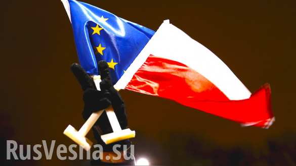 Беспрецедентный шаг: Европарламент запустил механизм введения санкций против Польши
