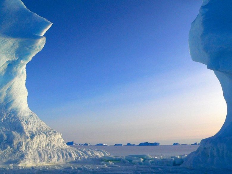 Сбываются самые страшные опасения ученых насчет ледника Ларсена Антарктиды